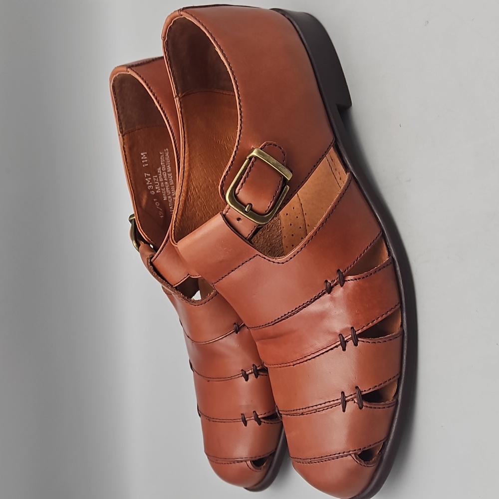 BASS “MUZI” Fishermen Leather size 11 M Shoes Sandals